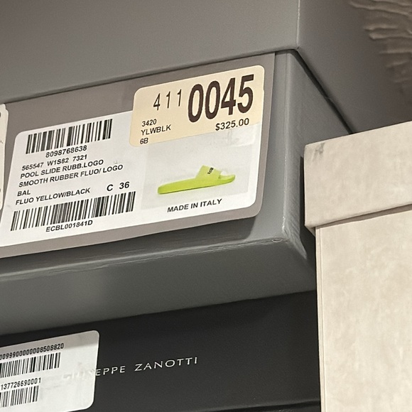 ✨BNIB Balenciaga slides✨ - Picture 4 of 4